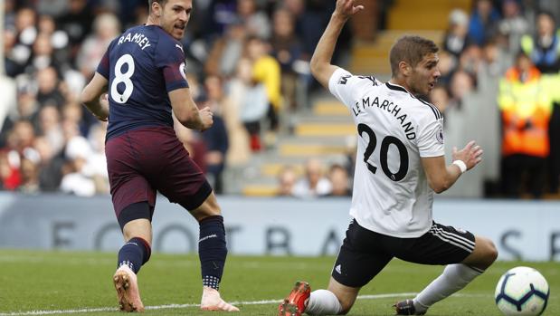 Ramsey mete con el Arsenal uno de los goles del año