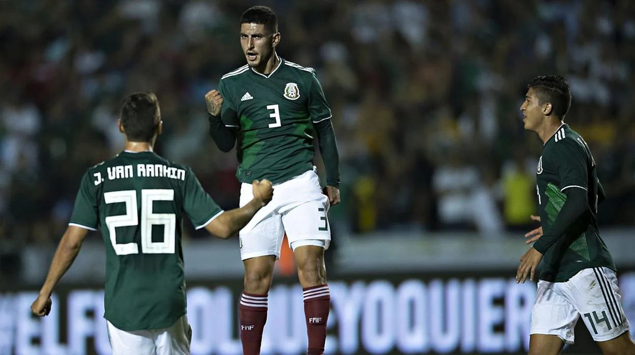México vence a una Costa Rica que se puso dos veces por delante