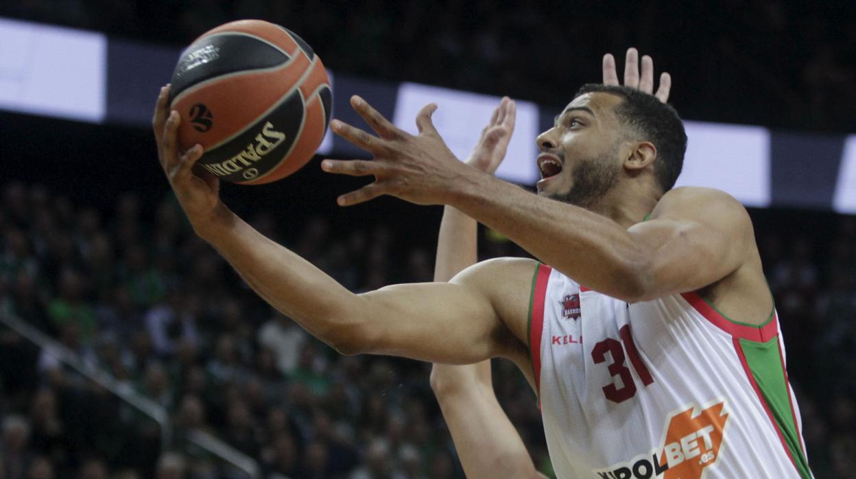 Milutinov entierra las opciones del Baskonia ante el Olympiacos