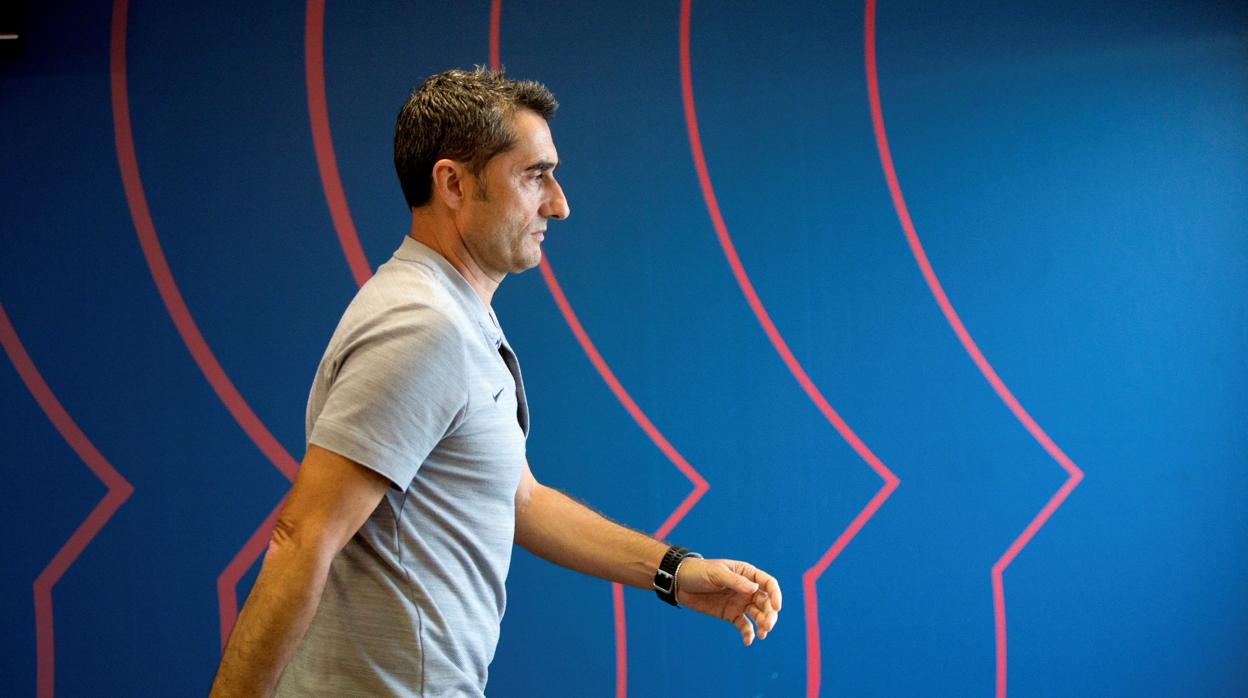 Ernesto Valverde en la Ciudad Deportiva del Barcelona