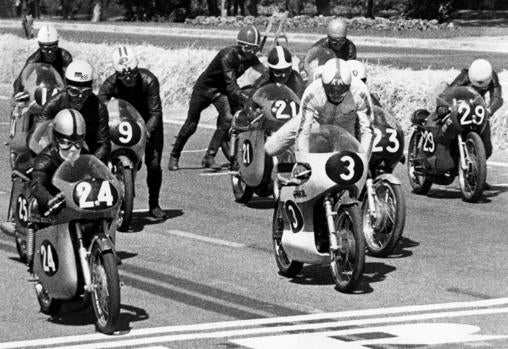 Cañellas, con el número 24, al inicio de una carrera en Montjuic