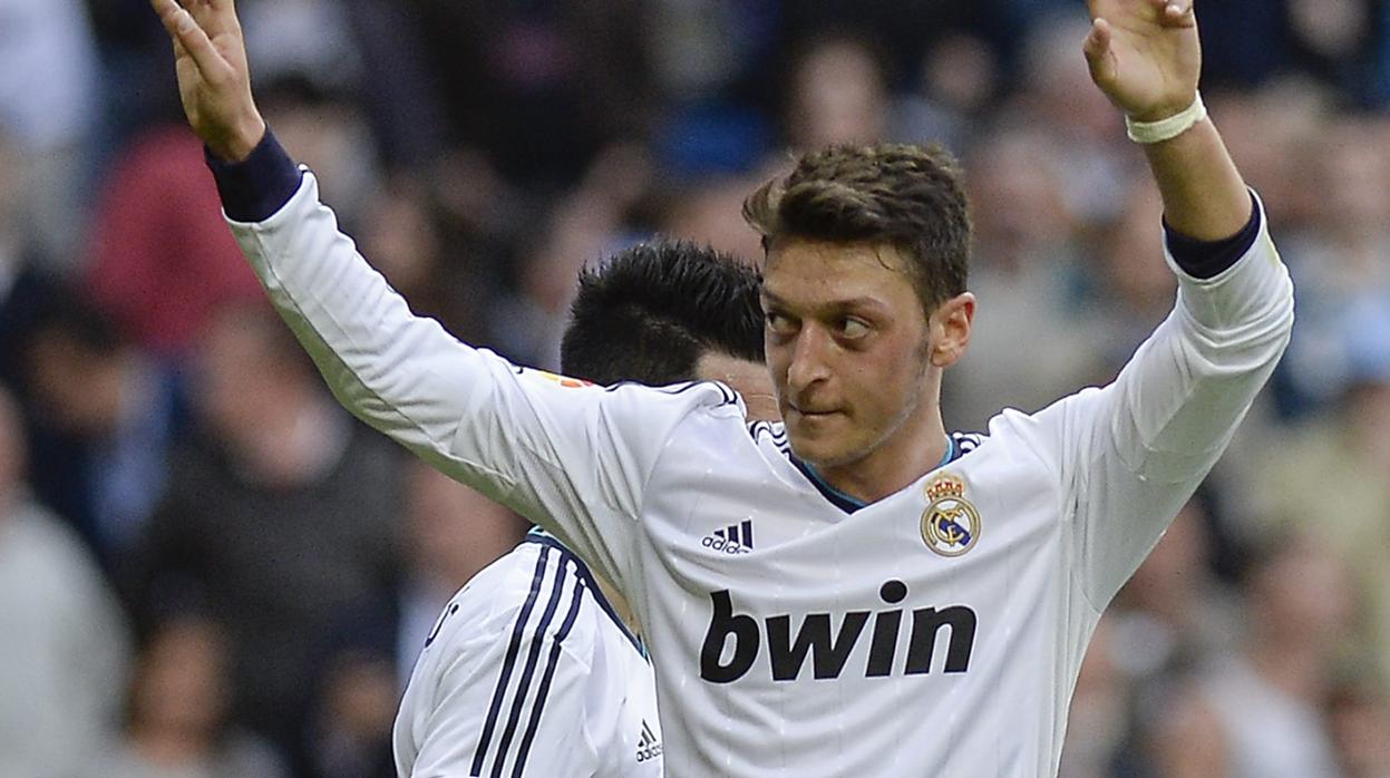 Mesut Ozil durante su etapa en el Real Madrid