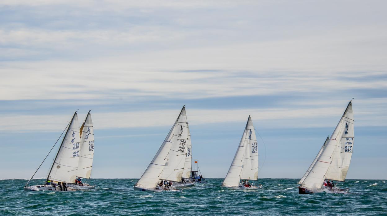 Segundo round de la Liga de Otoño de J80 en el Monte Real Club de Yates