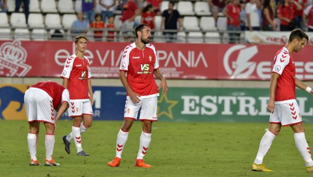 Recreativo de Huelva y Real Murcia, dos históricos asfixiados por los impagos