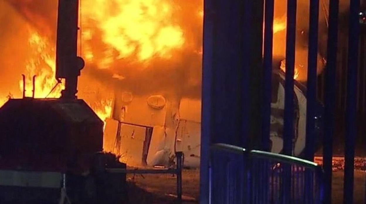 El helicóptero del dueño del Leicester se estrella tras despegar desde el estadio