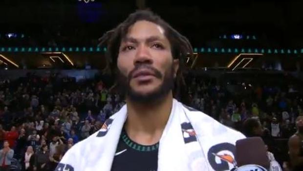 Derrick Rose rompe a llorar tras exhibirse con 50 puntos