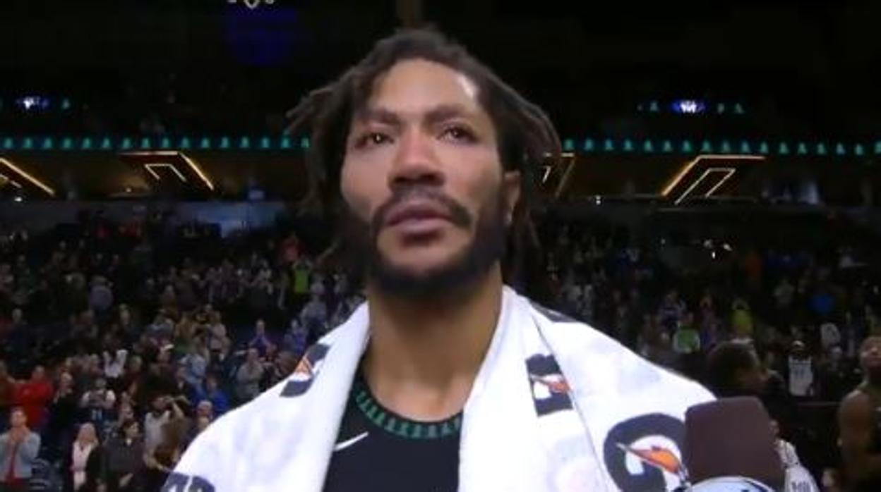 Derrick Rose rompe a llorar tras exhibirse con 50 puntos