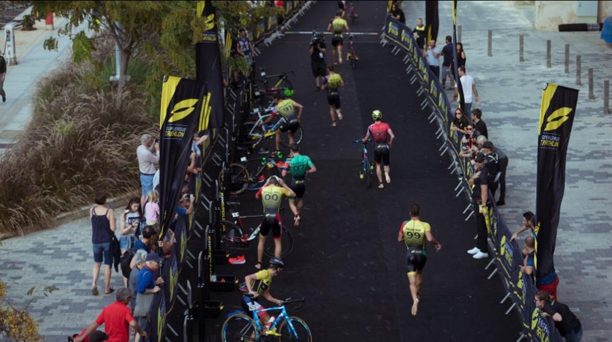 Prueba masculina de la Super Liga de Triatlón en Malta