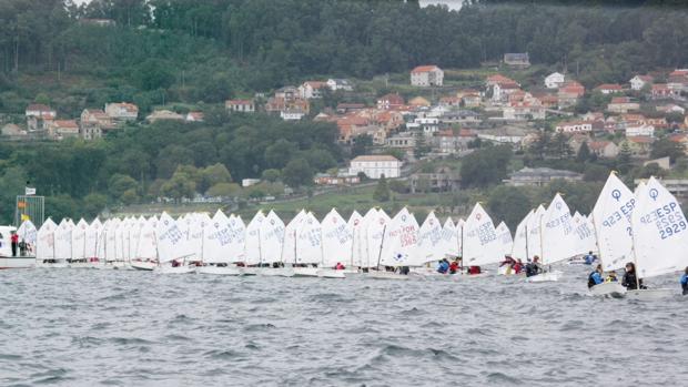 El Real Club Náutico de Gran Canaria manda en la ría de Vigo en el Meeting Internacional