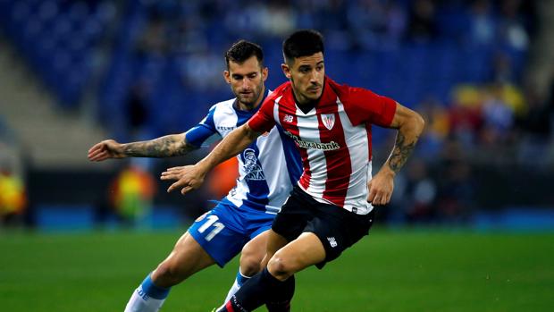 El Espanyol es segundo tras hundir al Athletic en la tabla