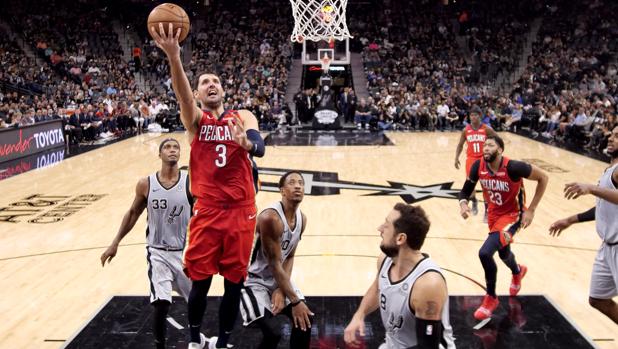 Mirotic supera a a Gasol pero los Spurs se llevan la victoria