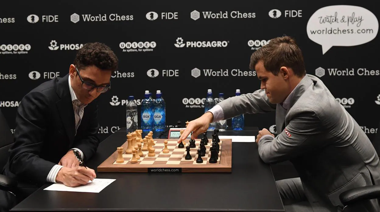 Caruana arriesga y Carlsen no se inmuta