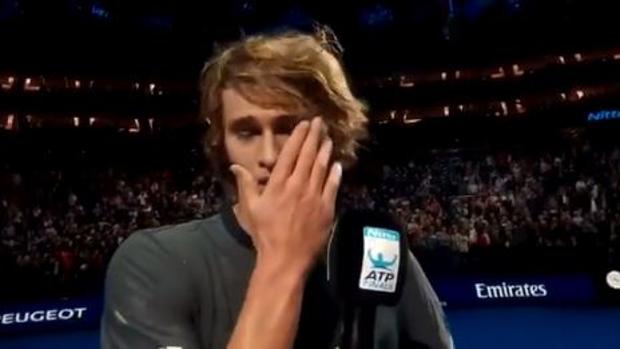 Zverev, al borde del llanto por los abucheos tras ganar a Federer