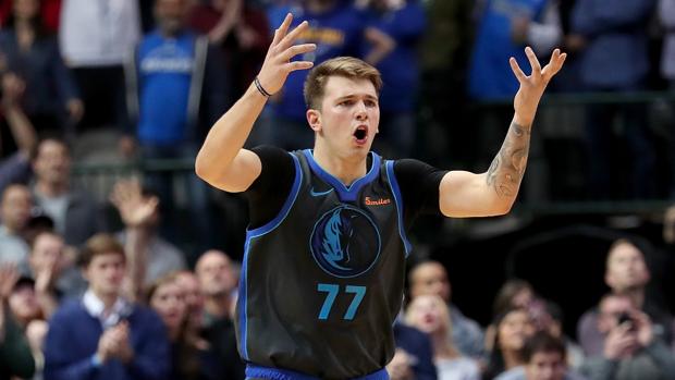 Doncic exhibe su talento ante los Warriors