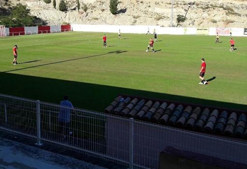 Las tejas del banquillo del CF Illueca