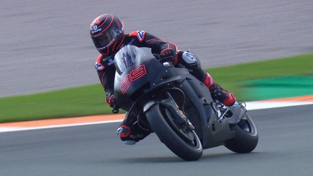 Jorge Lorenzo estrena su nueva Honda en Cheste