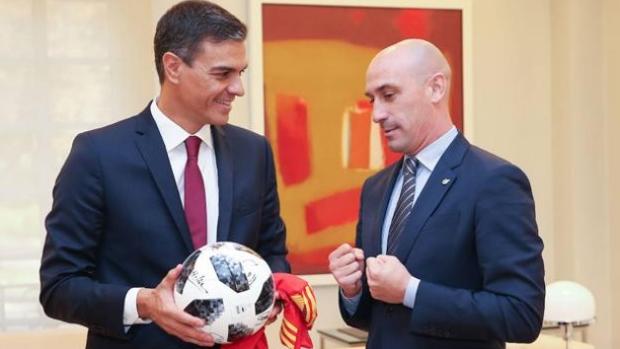 El improvisado Mundial de Pedro Sánchez