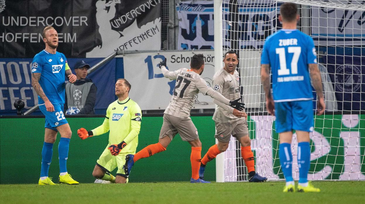 Taison mantiene vivo al Shakhtar y adiós con honor del Hoffenheim