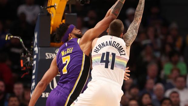 Los Nuggets de Hernangómez aplastan a los Lakers
