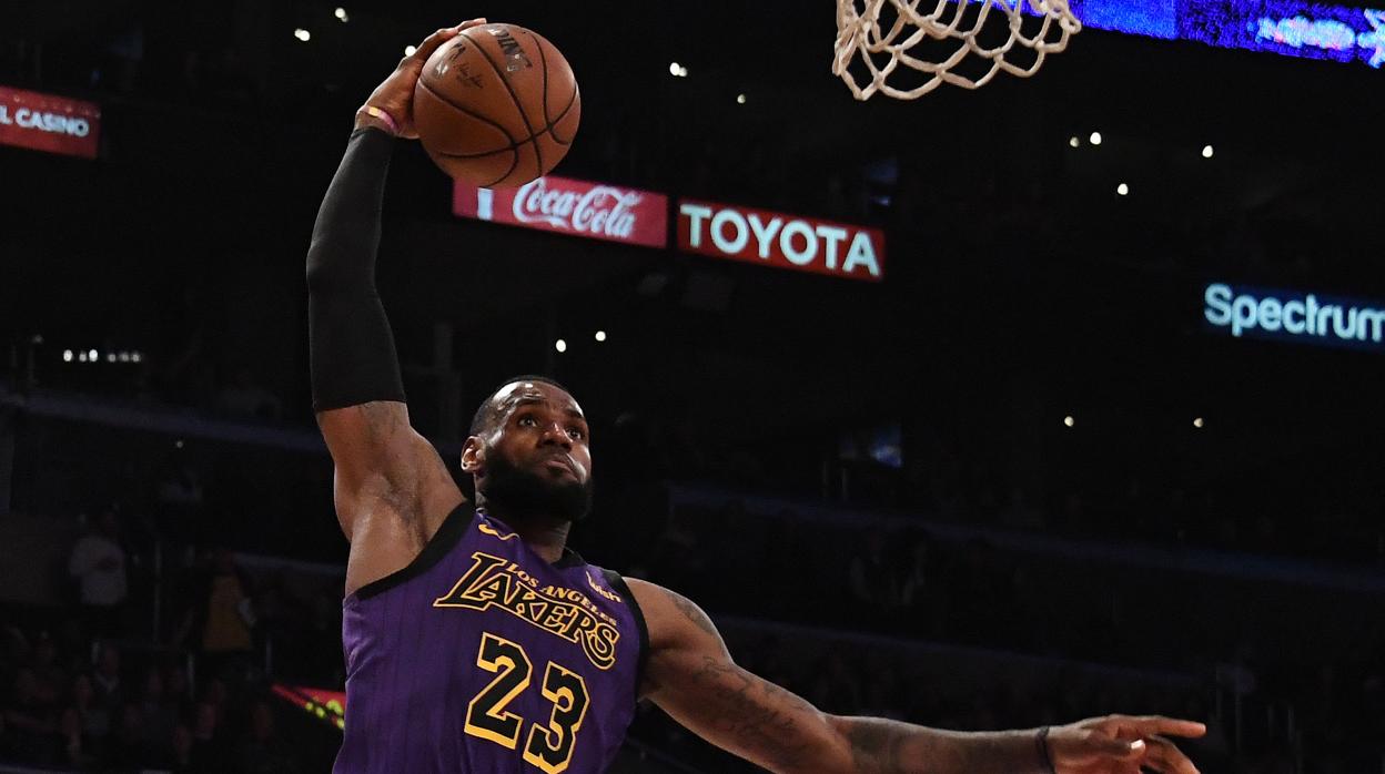 LeBron James, durante el partido ante Dallas Mavericks