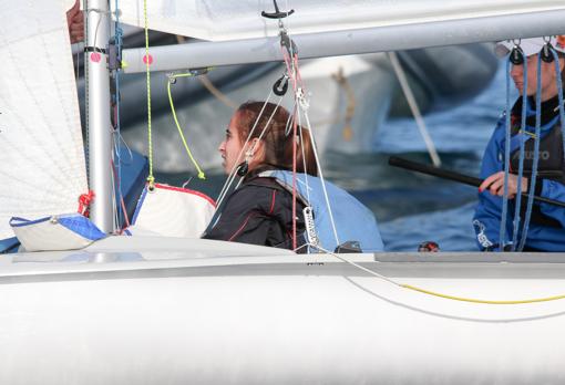 El viento manda en la primera entrega de la Semana Náutica de Alicante