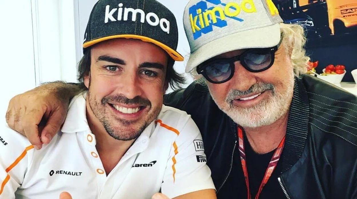 Briatore: «Alonso volvería si hubiera una oferta de Mercedes o Ferrari»