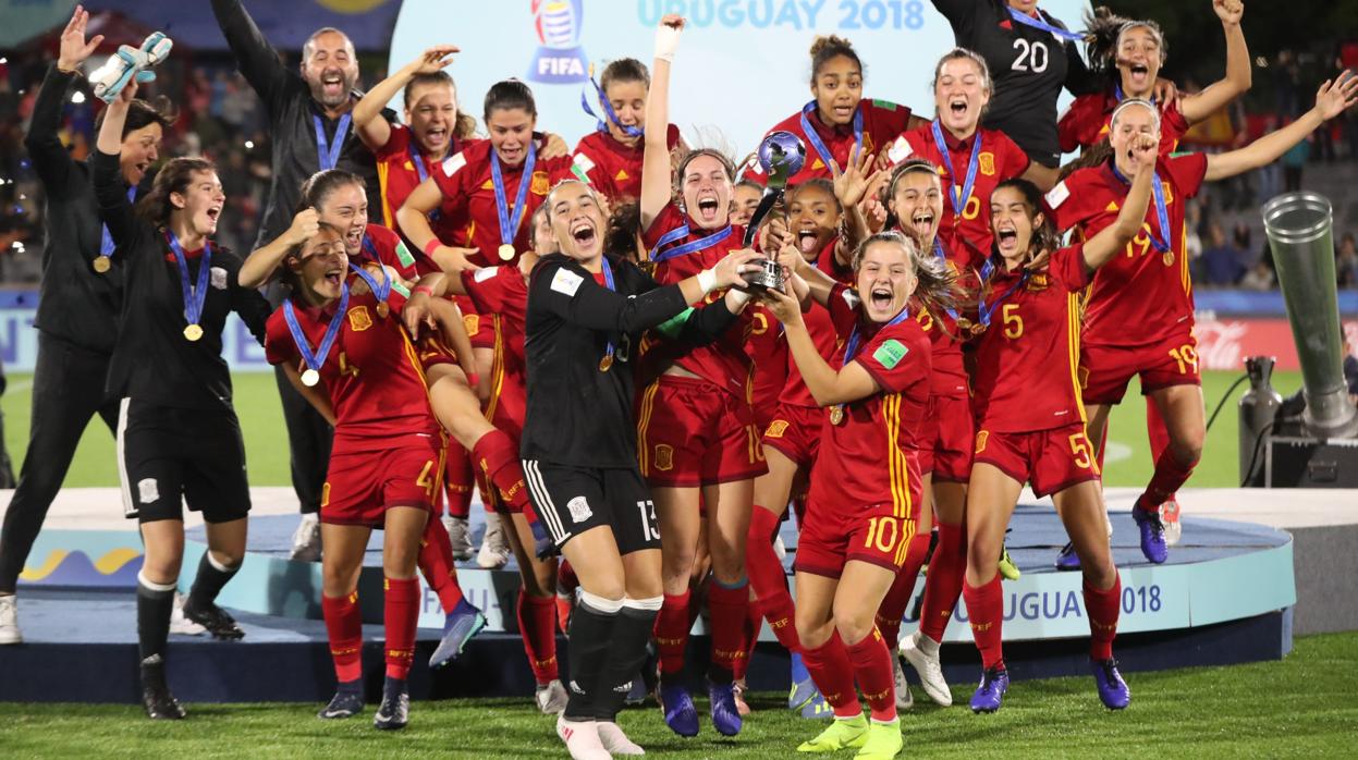 Las jugadoras de España celebran el Mundial