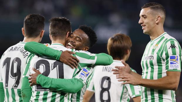 El Betis, a octavos con una plácida goleada