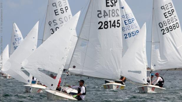 Juanma Barrionuevo y Alejandro Díaz se colocan líderes en el Trofeo Armada Española de Snipe