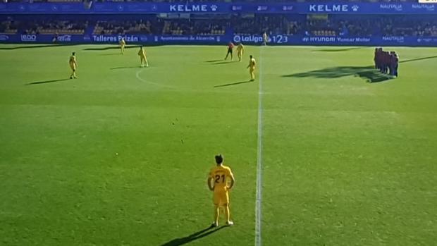 Protesta de los jugadores del Reus en Alcorcón por los impagos