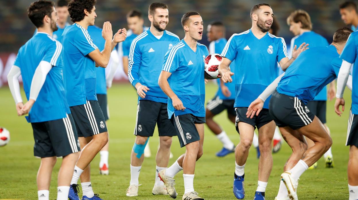 Los jugadores del Real Madrid, en el entrenamiento de este martes