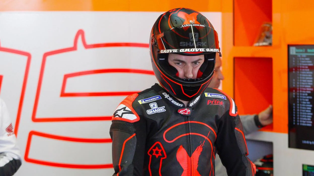 Lorenzo «sacude» a su sucesor en Ducati: «Si quitas mis cinco títulos, no hay diferencia entre Petrucci y yo»