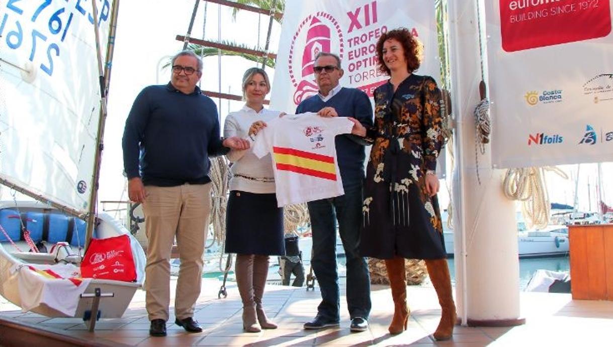 Puesta de largo para el 12º Trofeo Euromarina Optimist Torrevieja