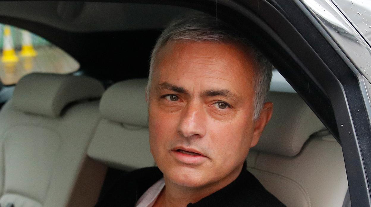 José Mourinho, recién despedido del Manchester United