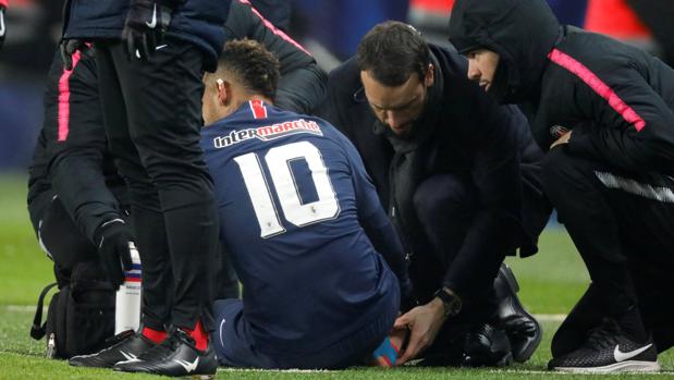 Neymar, otra vez fuera de combate en un momento clave para el PSG