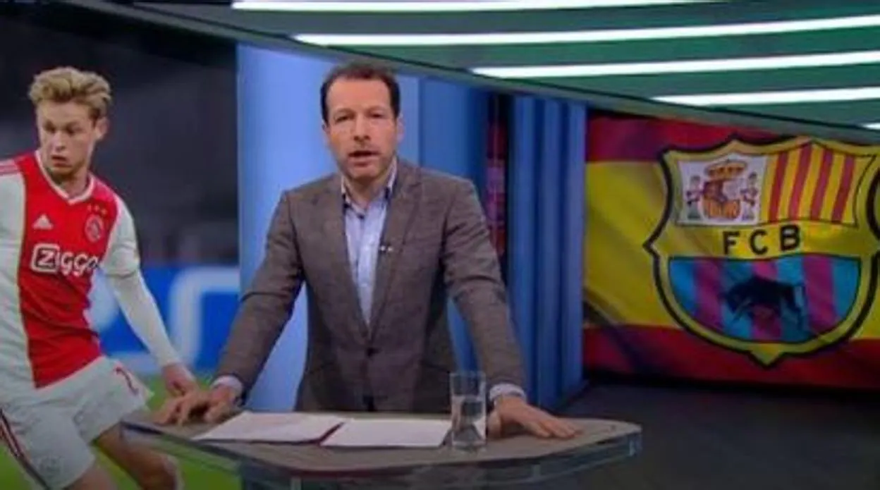 El «españolizado» escudo del Barça que usaron en Holanda para hablar sobre el fichaje de De Jong
