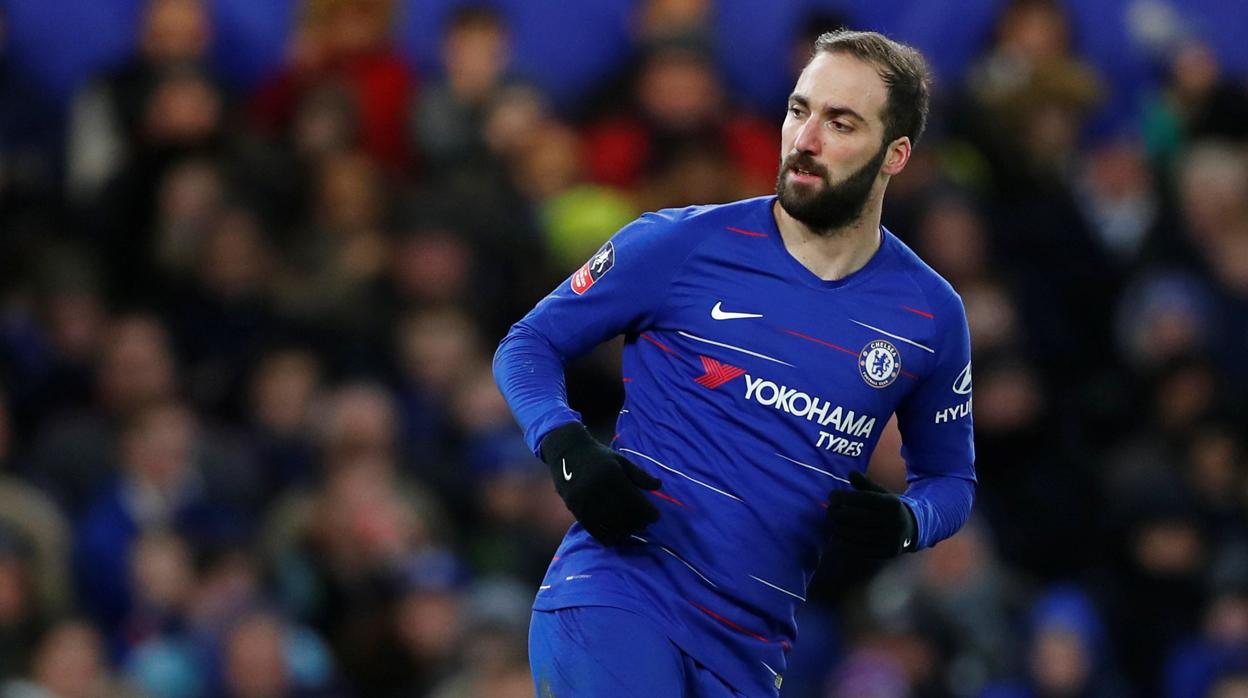 Higuain, con la camiseta del Chelsea