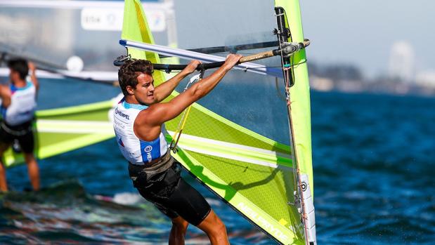 Ángel Granda comienza la Copa del Mundo de Miami liderando los RS:X