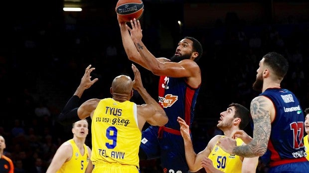 El Baskonia se pone serio y minimiza a Maccabi