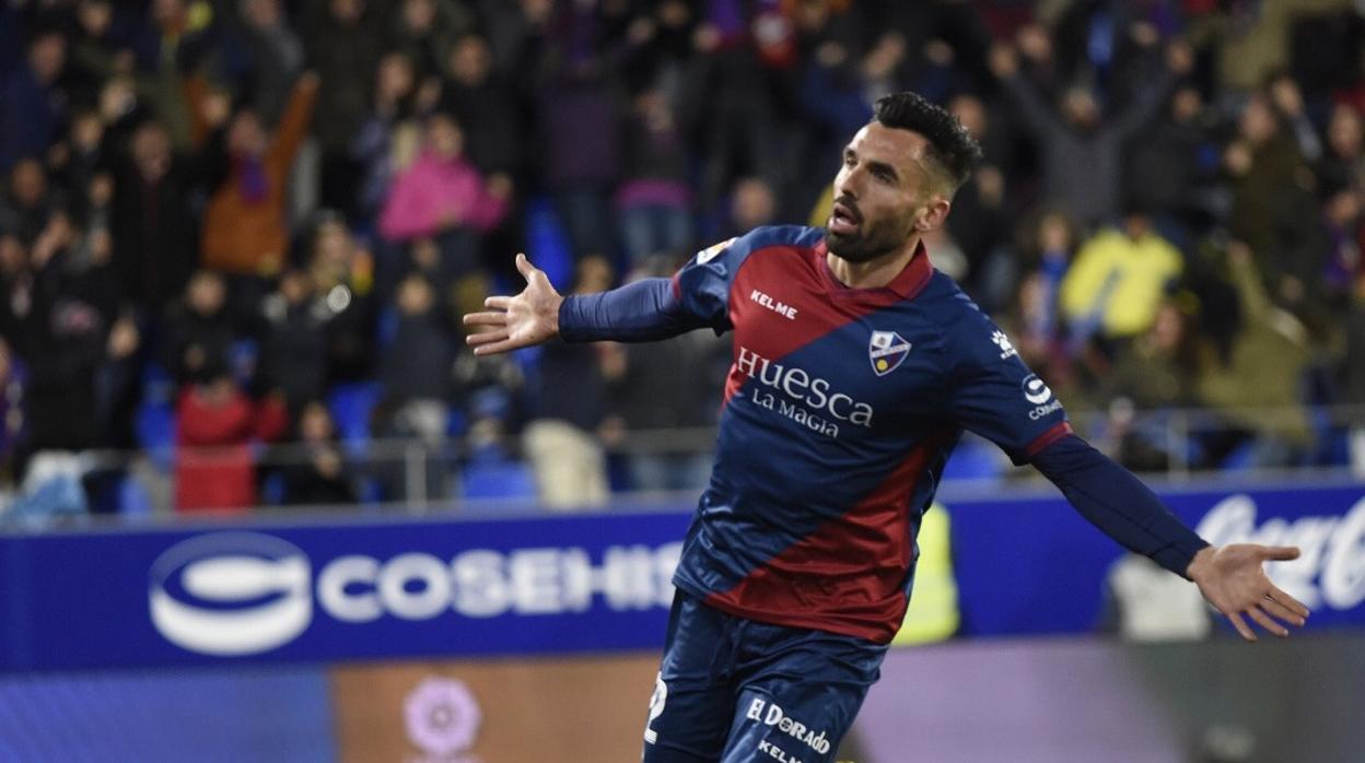 Enric Gallego celebra su gol ante el Real Valladolid.