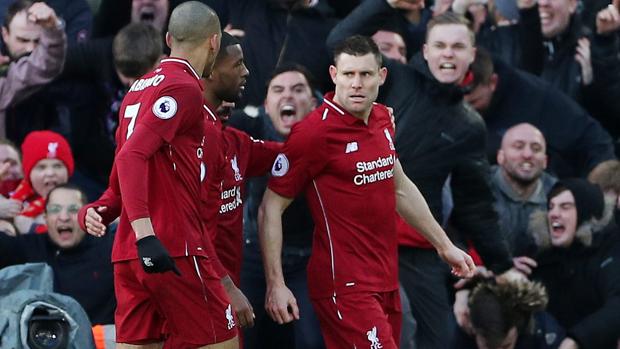 Milner devuelve al Liverpool al liderato de la Premier