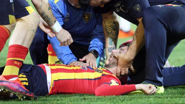 Una durísima caída obliga a suspender un partido a los 30 segundos