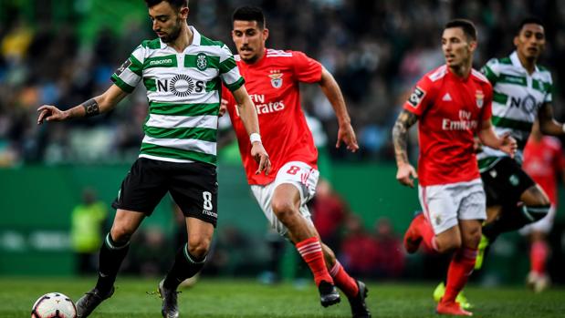 El Benfica se lleva el derbi y presiona al Oporto