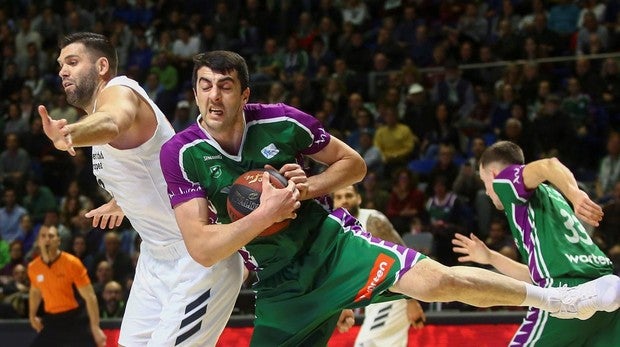 El Unicaja desfonda al Real Madrid