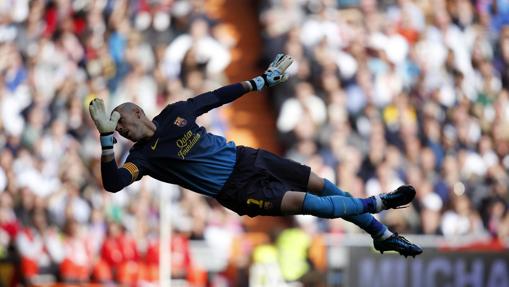 Víctor Valdés, ganador de cinco Trofeo Zamora