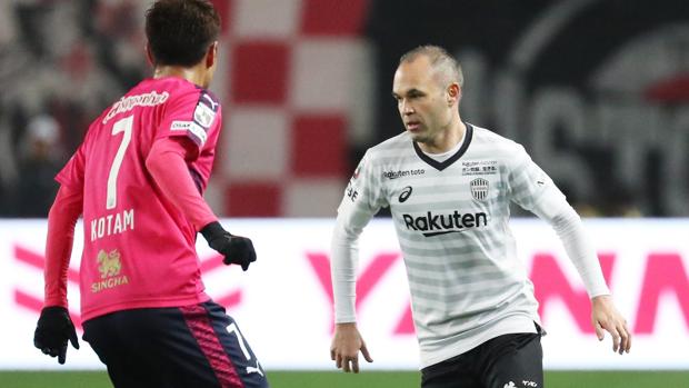 Lotina le hace un roto al Vissel Kobe de Iniesta y Villa