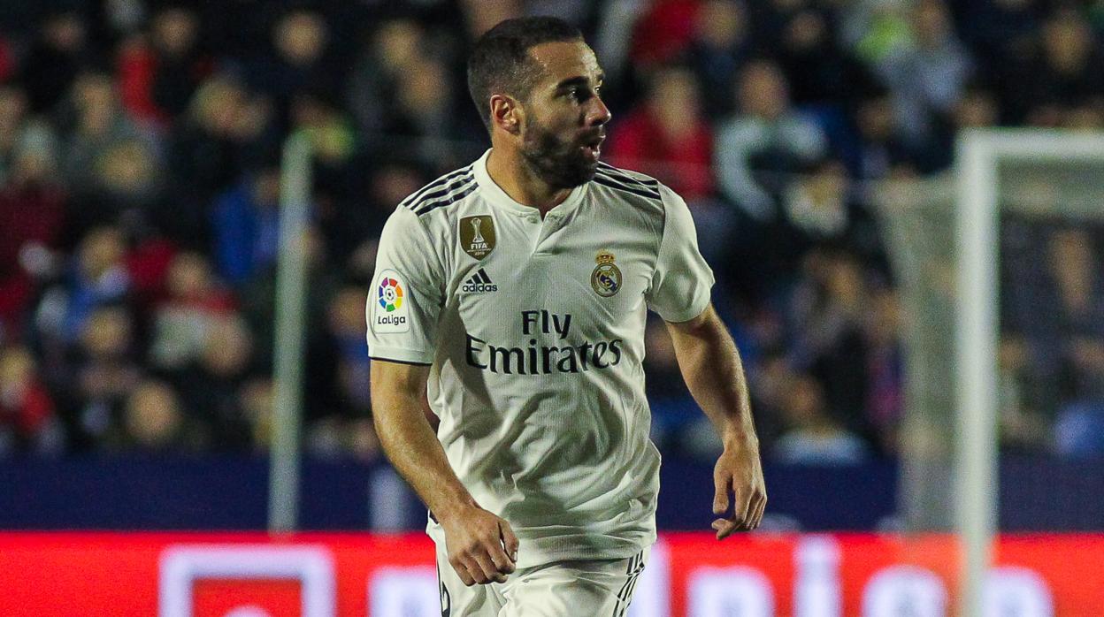 La pulla tuitera del Atlético al Real Madrid y el «zasca» de Carvajal