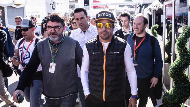 Alonso da suerte a McLaren, que lidera un test por primera vez en cinco años