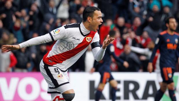 Alberto García resucita al Rayo, que seca al Valencia