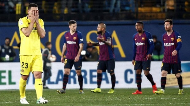 El Barça se hunde y se salva
